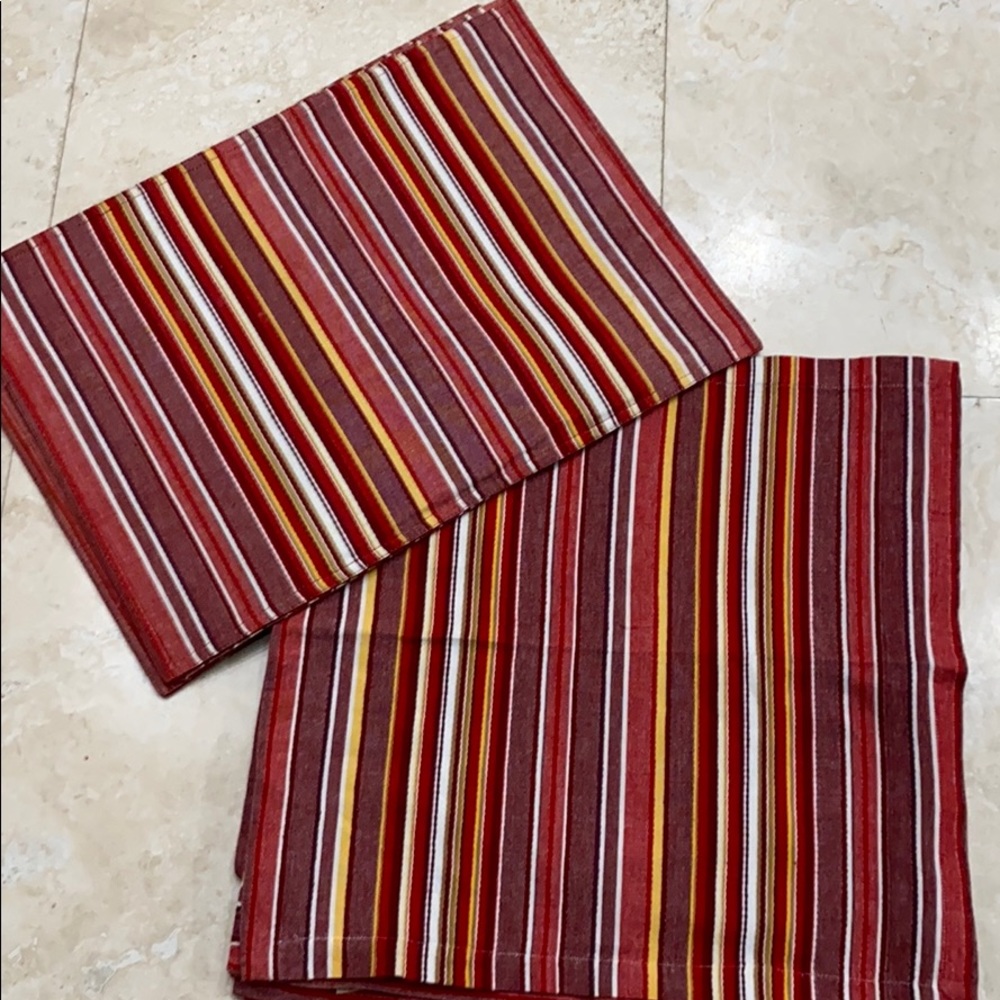 Sur La Table 3 placemats and 6 napkins